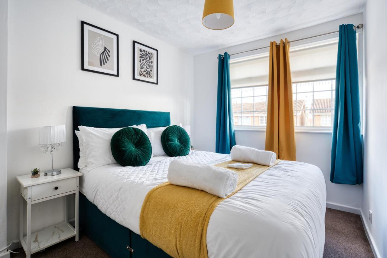 Liverpool Home With Free Parking West Derby المظهر الخارجي الصورة